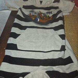 EUC 9-12m HURLEY hooded short-sleeved bodysuit, Hang Ten